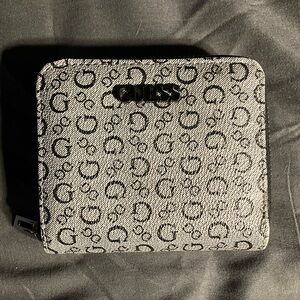 Guess Wallet